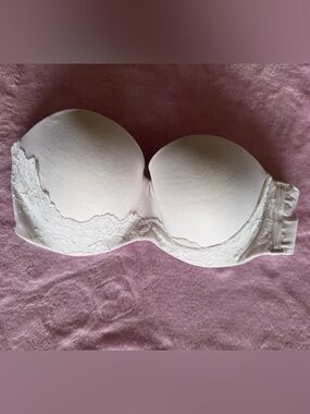 Victoria's Secret | Strapless Lace-Trim bra | 38c